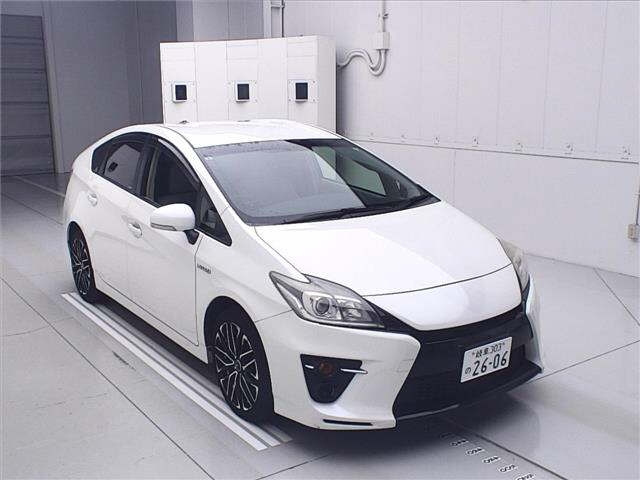 TOYOTA PRIUS 2013