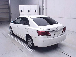 TOYOTA PREMIO 2016