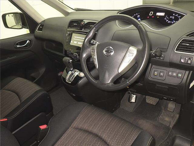 NISSAN SERENA 2015