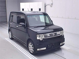 TOYOTA PIXIS SPACE 2011
