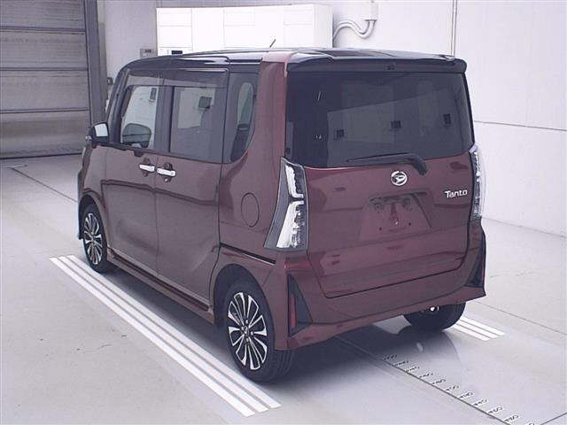 DAIHATSU TANTO 2022
