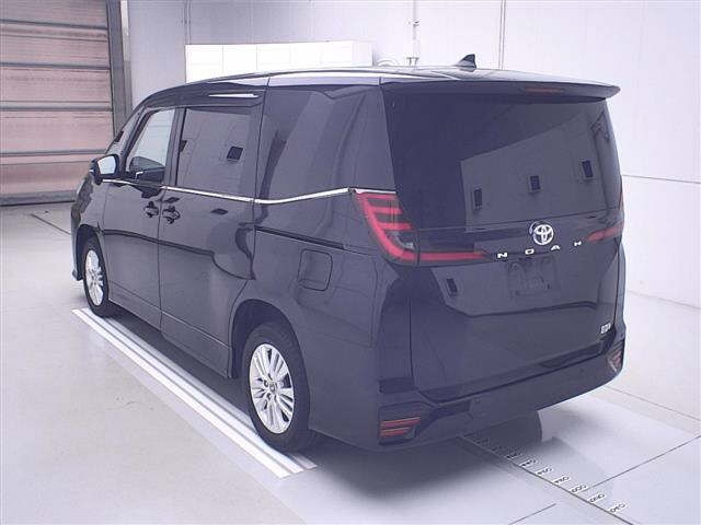 TOYOTA NOAH 2023
