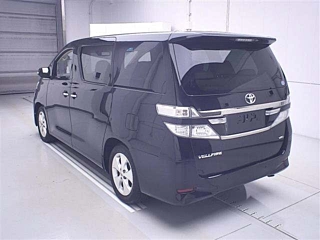 TOYOTA VELLFIRE 2013