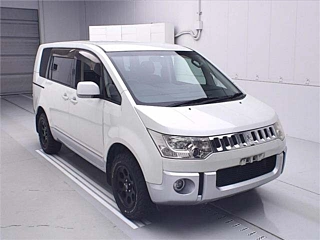 MITSUBISHI DELICA D5 2010