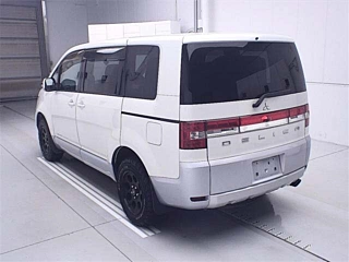 MITSUBISHI DELICA D5 2010