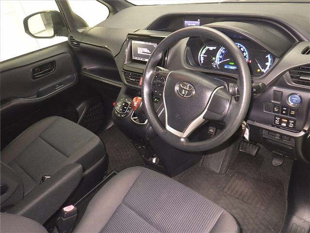 TOYOTA NOAH 2015