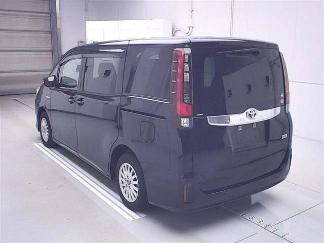 TOYOTA NOAH 2015