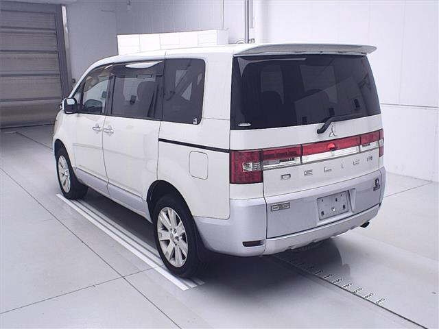 MITSUBISHI DELICA D5 2008