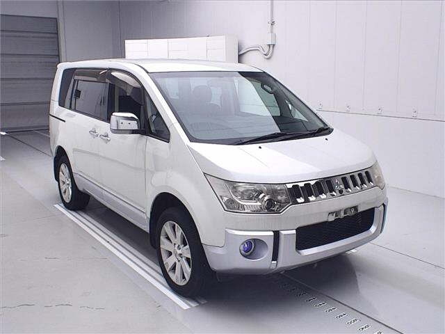 MITSUBISHI DELICA D5 2008