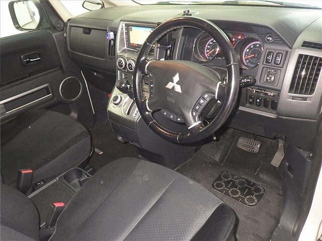 MITSUBISHI DELICA D5 2008