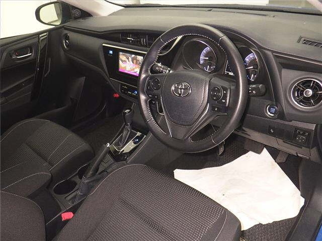 TOYOTA AURIS 2015