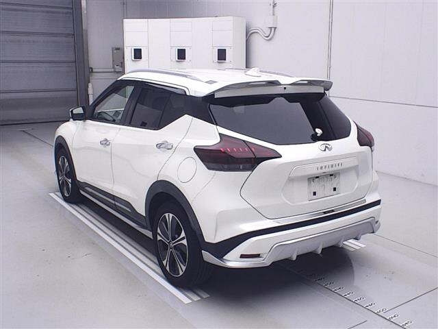 NISSAN KIX 2020
