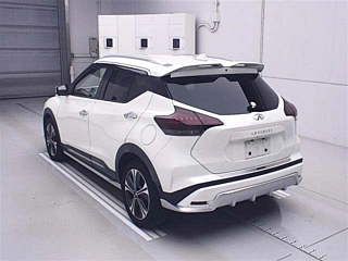 NISSAN KIX 2020