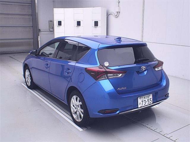 TOYOTA AURIS 2015
