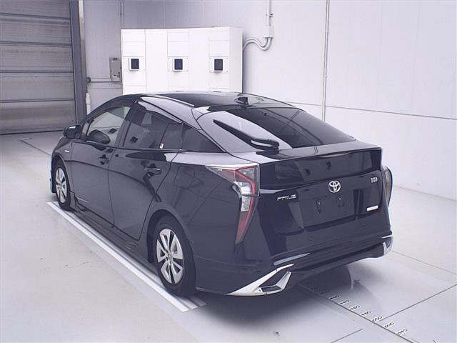 TOYOTA PRIUS 2018