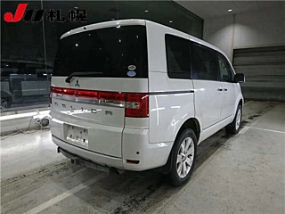 MITSUBISHI DELICA D5 2010