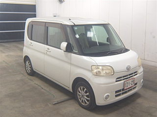 DAIHATSU TANTO 2009