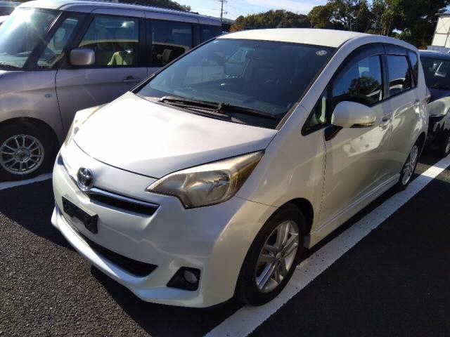 TOYOTA RACTIS 2010