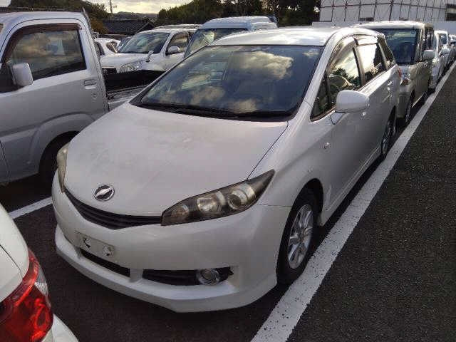 TOYOTA WISH 2010