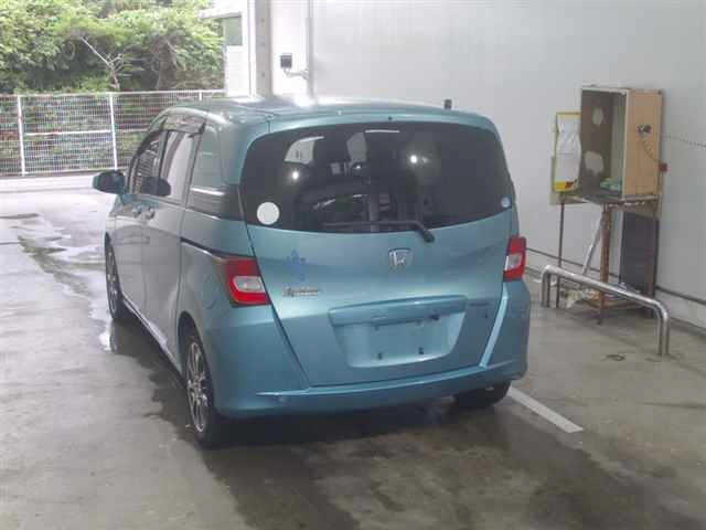 HONDA FREED 2010