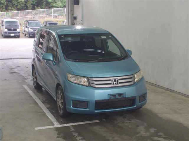 HONDA FREED 2010