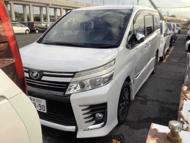 TOYOTA VOXY 2015
