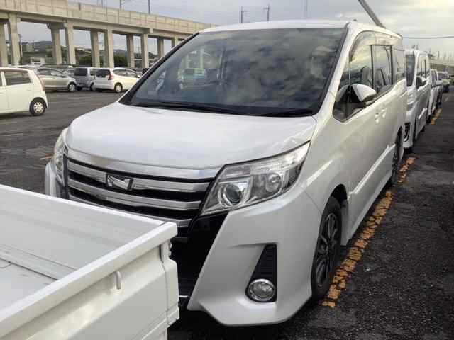 TOYOTA NOAH 2015