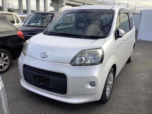 TOYOTA PORTE 2013