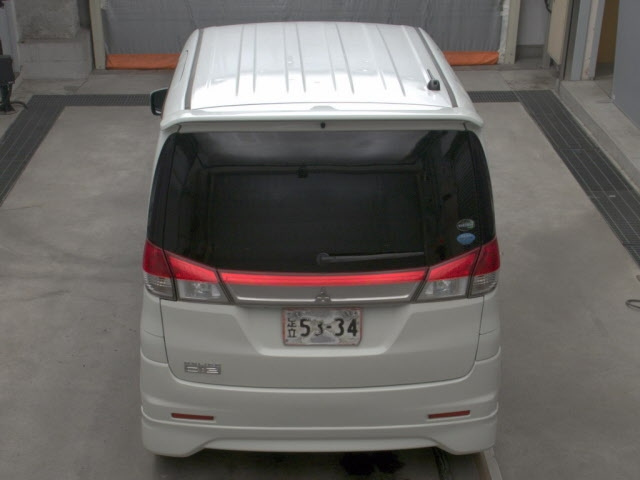 MITSUBISHI DELICA D2 2012