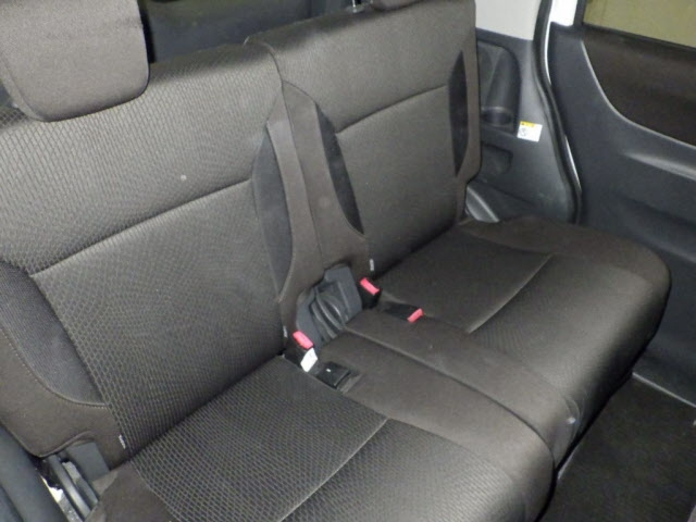 MITSUBISHI DELICA D2 2012