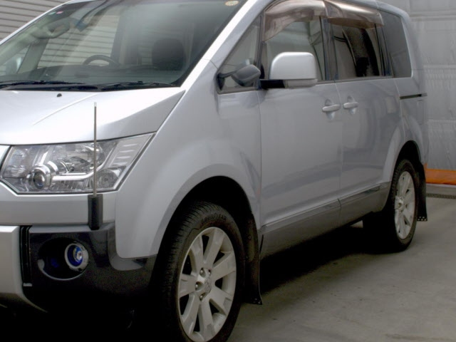 MITSUBISHI DELICA D5 2008