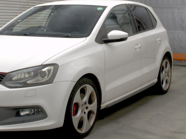 VOLKSWAGEN POLO 2011