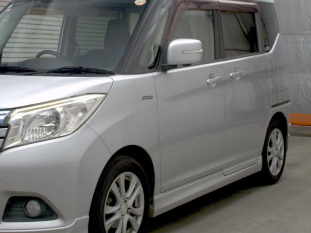 MITSUBISHI DELICA D2 2017
