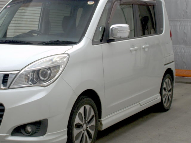 MITSUBISHI DELICA D2 2014