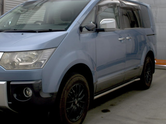 MITSUBISHI DELICA D5 2009