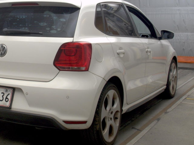 VOLKSWAGEN POLO 2011