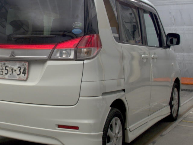 MITSUBISHI DELICA D2 2012