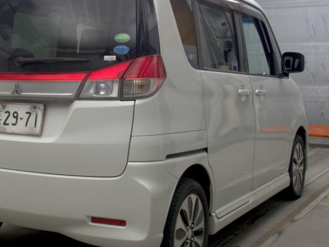 MITSUBISHI DELICA D2 2014