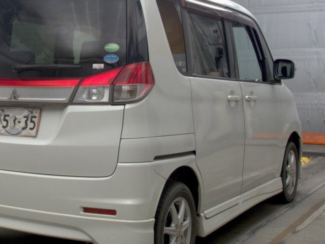 MITSUBISHI DELICA D2 2013
