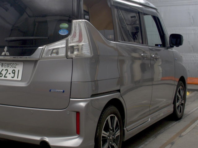 MITSUBISHI DELICA D2 2019