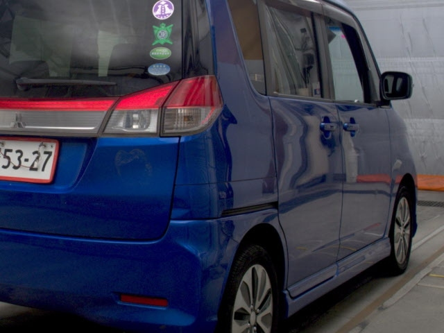 MITSUBISHI DELICA D2 2015