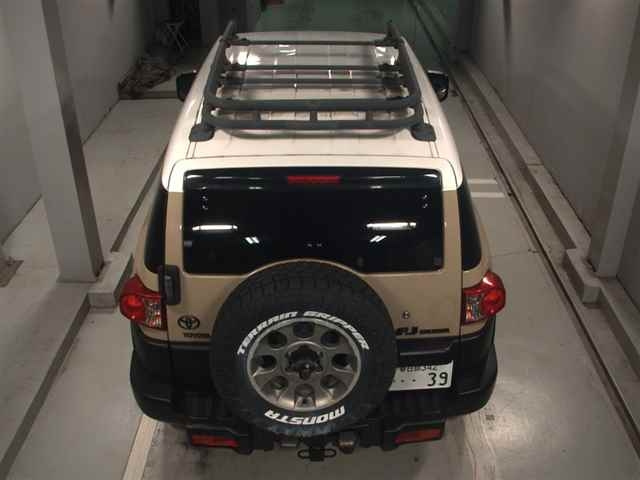 TOYOTA FJ CRUISER 2011