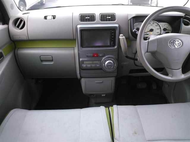 TOYOTA PIXIS SPACE 2015