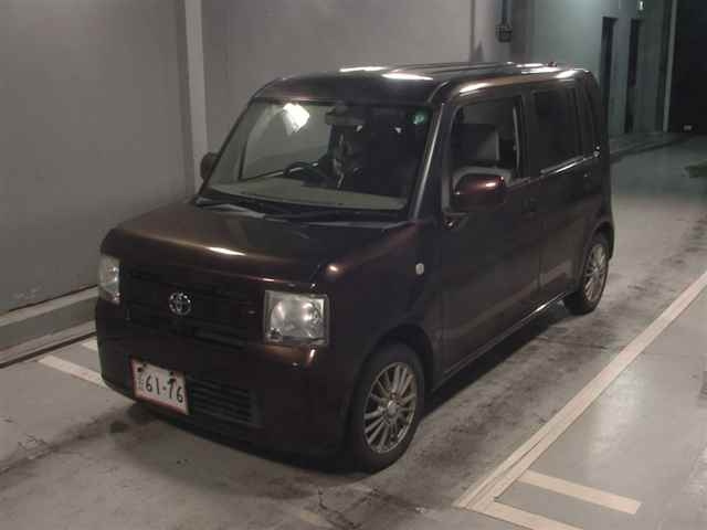 TOYOTA PIXIS SPACE 2015