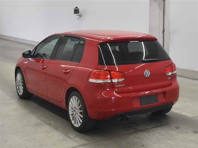 VOLKSWAGEN GOLF 2010