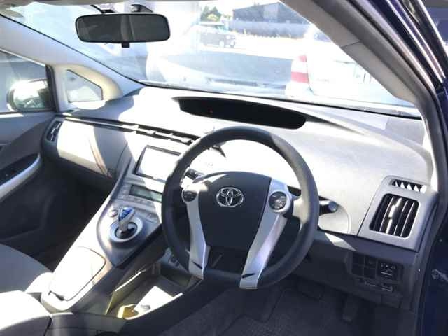 TOYOTA PRIUS 2011