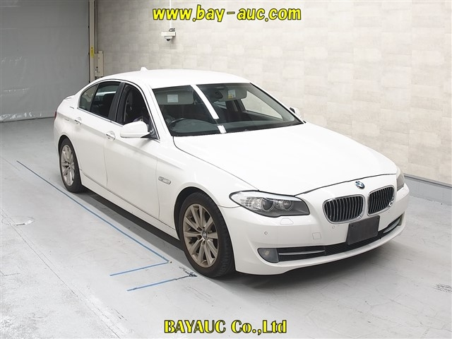BMW 5 SERIES 2011