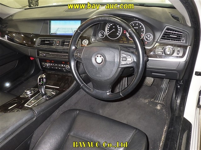 BMW 5 SERIES 2011