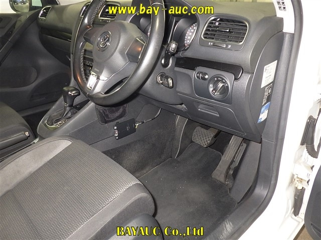 VOLKSWAGEN GOLF 2009