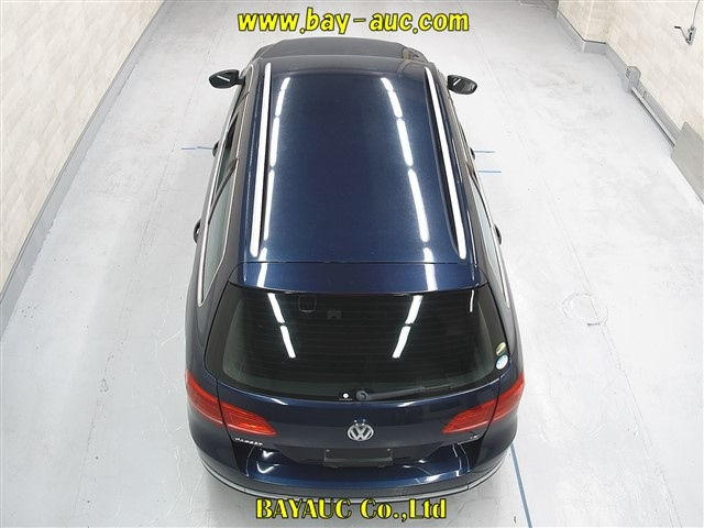 VOLKSWAGEN PASSAT VARIANT 2012